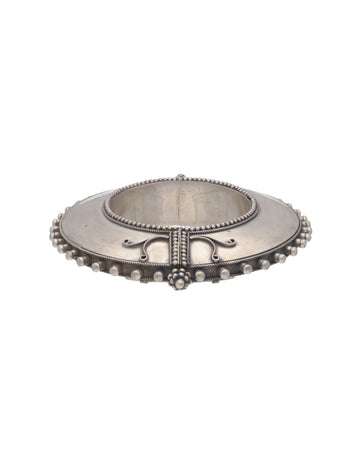 Majestic Shield Bangle with Ornate Detailing